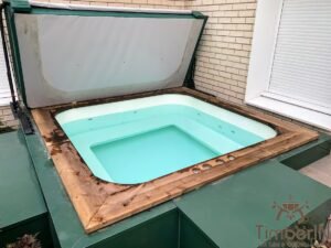 Square large hot tub (1)