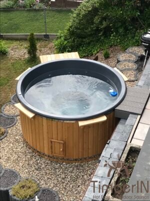 Wooden hot tub with electric heater (1)