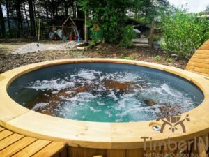 Round outdoor garden hot tub with polypropylene liner (4)