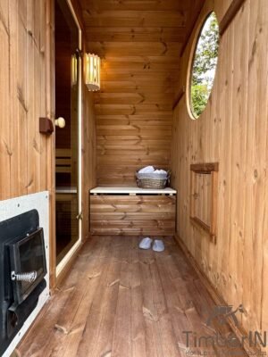 Outdoor garden sauna with an integrated whirlpool (1)