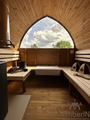 Outdoor garden sauna with an integrated whirlpool (4)