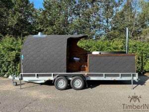 Outdoor garden sauna with an integrated whirlpool (6)